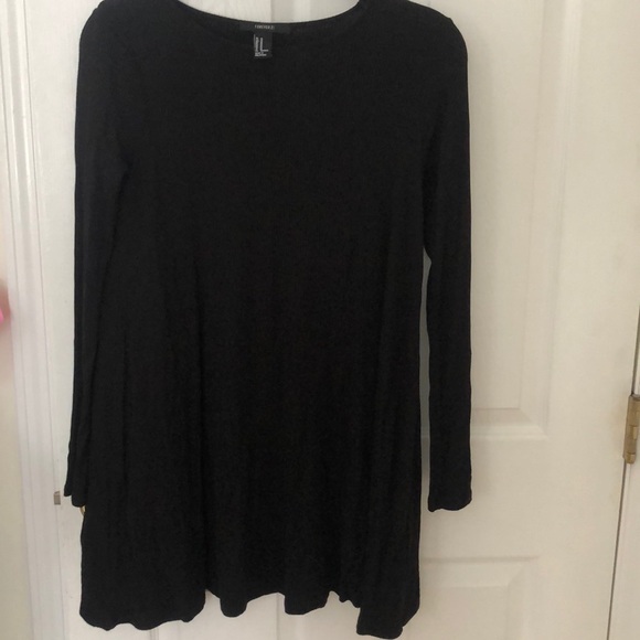 Simple black dress - Picture 1 of 2